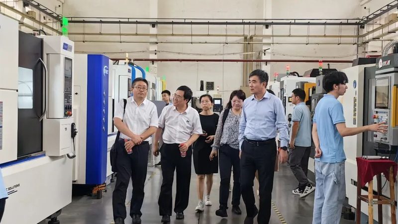 搬运码垛机器人：如何评估其价值与成本**